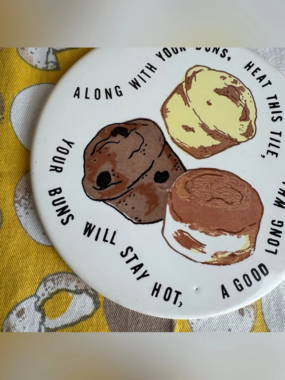 Vintage style muffin warming tile/trivet
